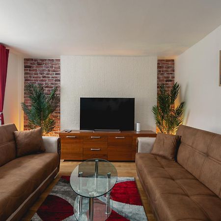 Appartamento Spacious Apt With Garden In Central Londra Esterno foto