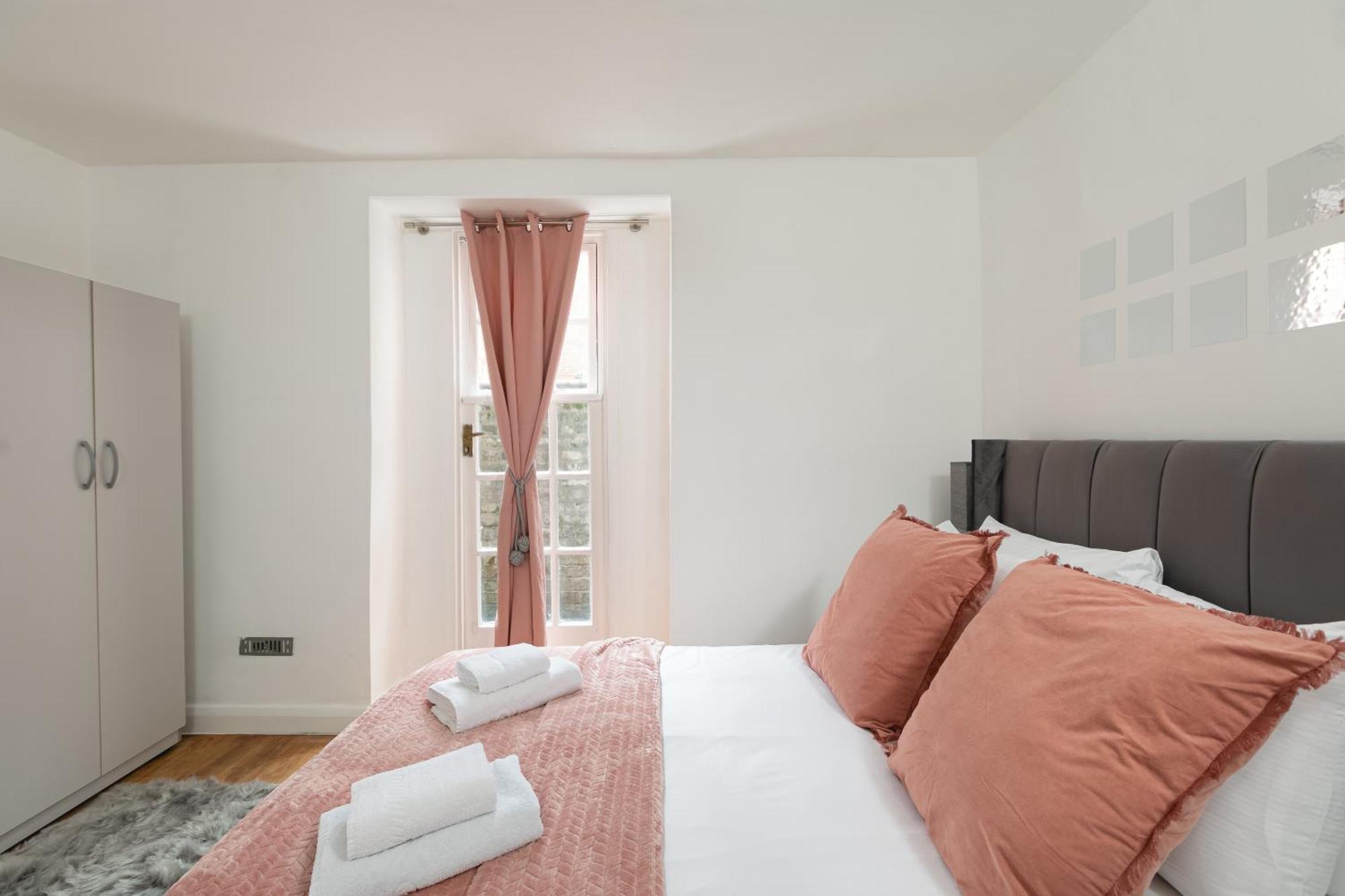 Appartamento Spacious Apt With Garden In Central Londra Esterno foto